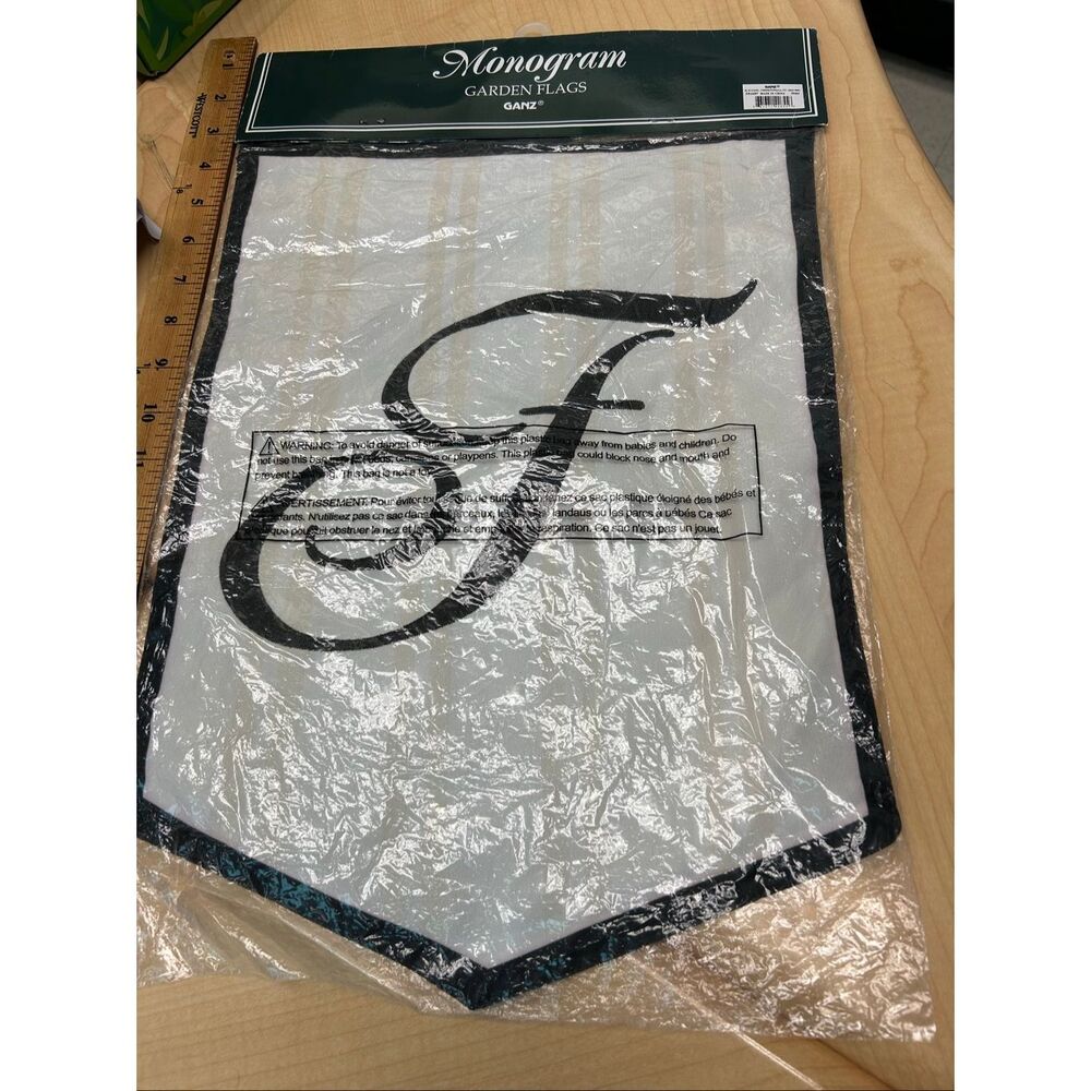Ganz‎ Monogram garden flag "F" 12x18 new.